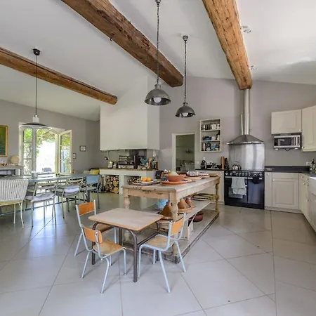 Mas Des Flaux Beautiful Authentic House With Tennis Court